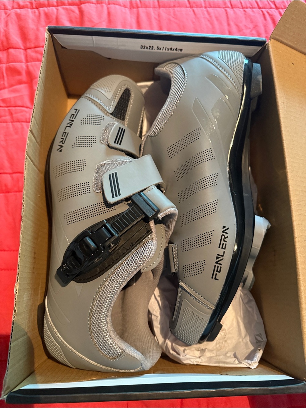 Men's Road Cycling Shoes in Light Gray with Boa-Style Closure